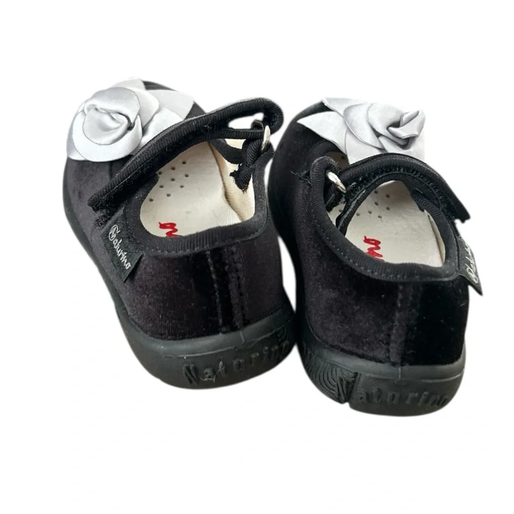 Naturino Toddler 5 Black Dress Shoes with Silver‎ Flower
